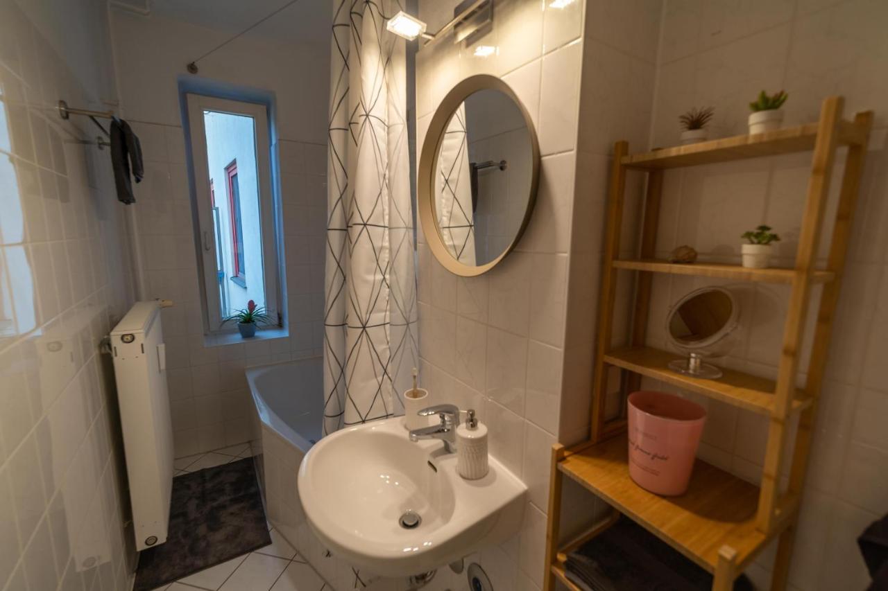 Gemütliche 2-R Wohnung - Netflix&Küche - Zentral Magdeburgo Exterior foto