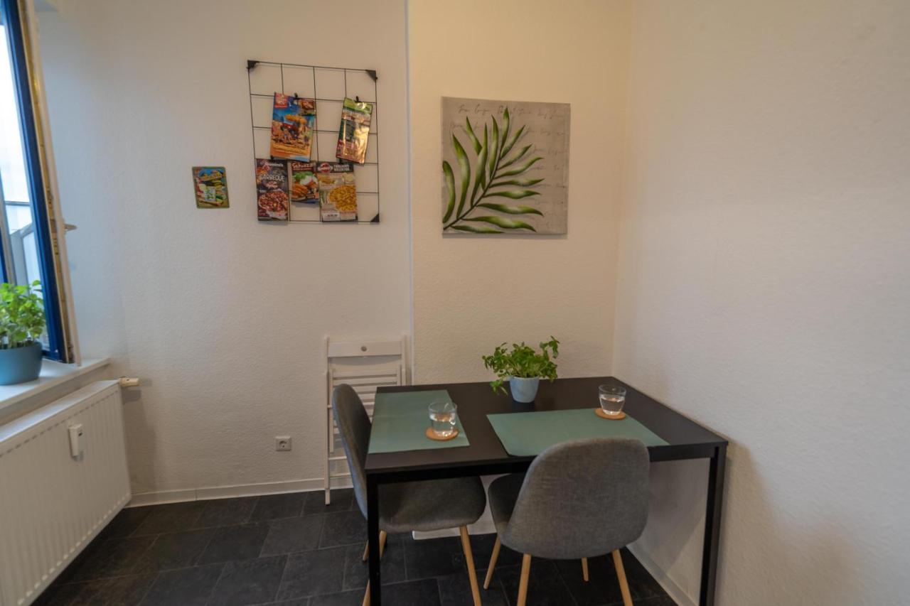 Gemütliche 2-R Wohnung - Netflix&Küche - Zentral Magdeburgo Exterior foto